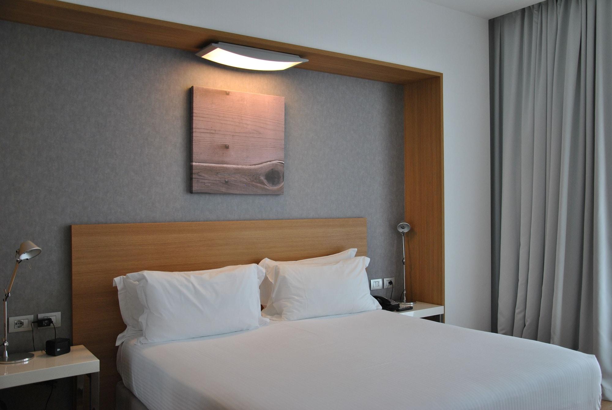 Hilton Garden Inn Milan North Exterior photo