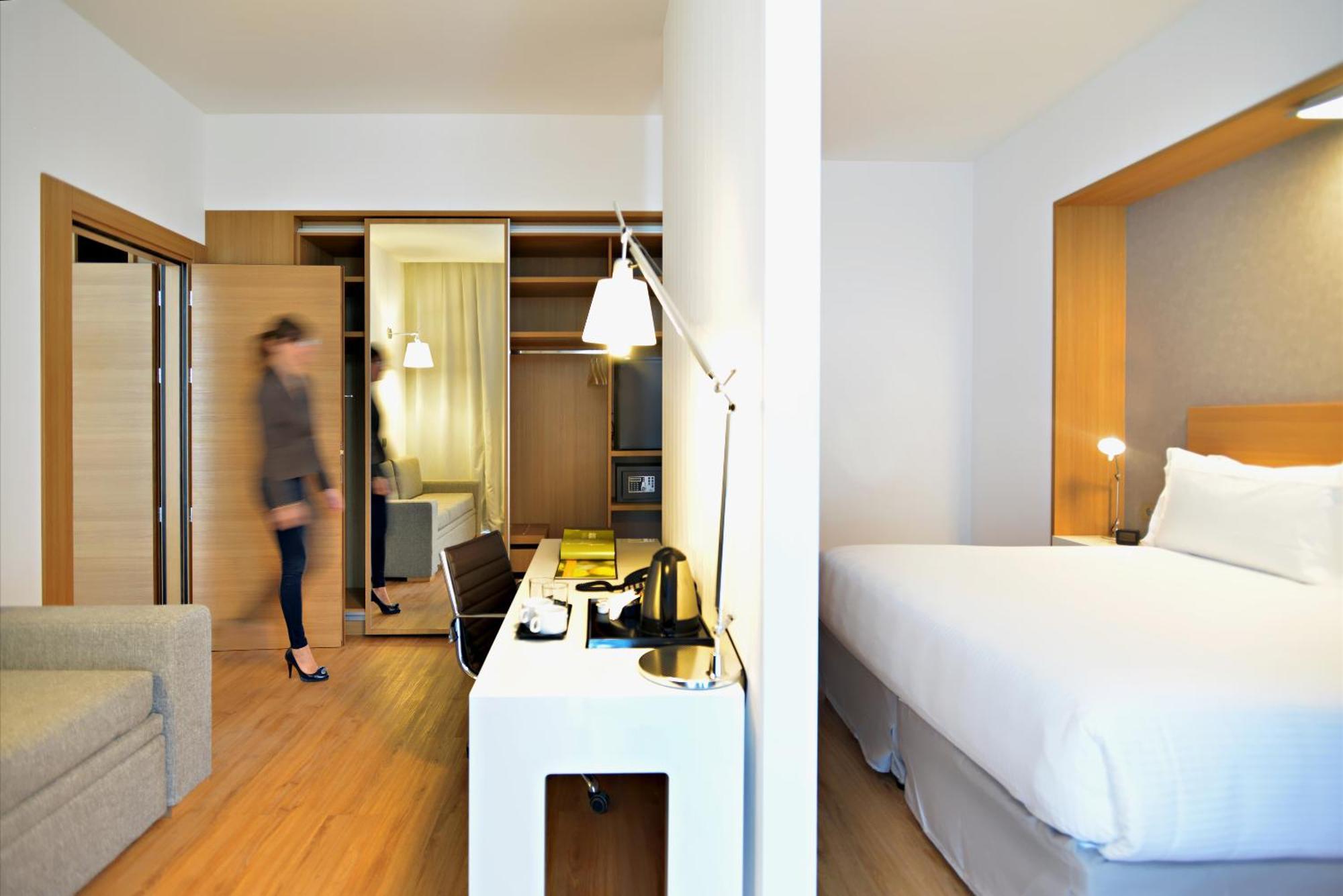 Hilton Garden Inn Milan North Exterior photo
