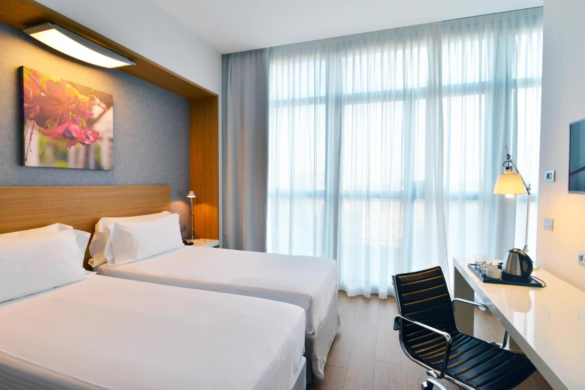 Hilton Garden Inn Milan North Exterior photo