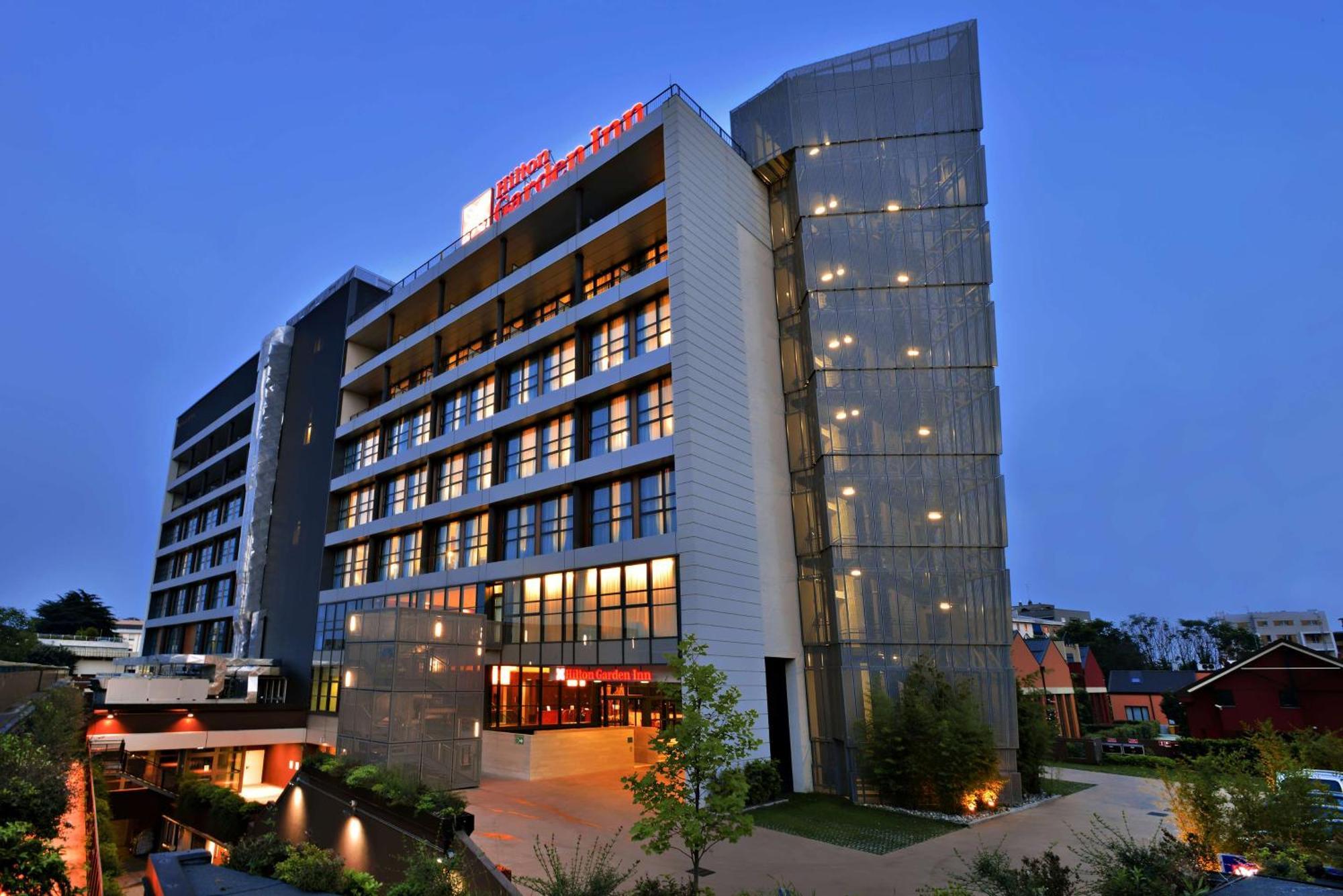 Hilton Garden Inn Milan North Exterior photo