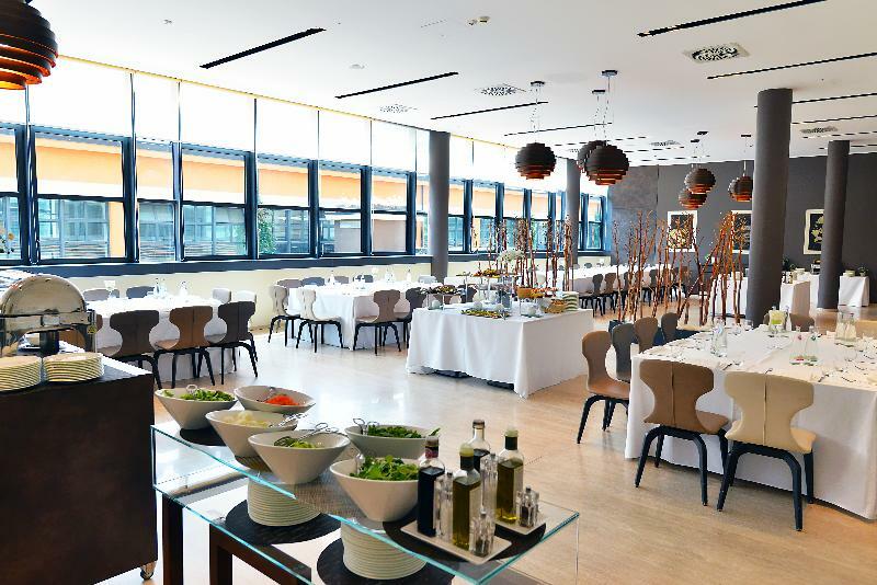 Hilton Garden Inn Milan North Exterior photo